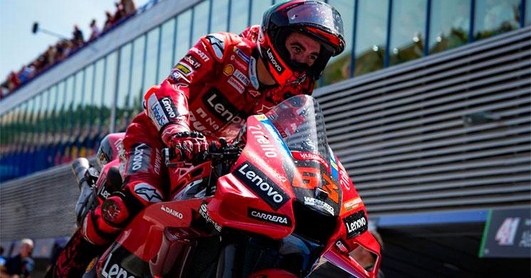 PeccoBagnaia-2435.jpg