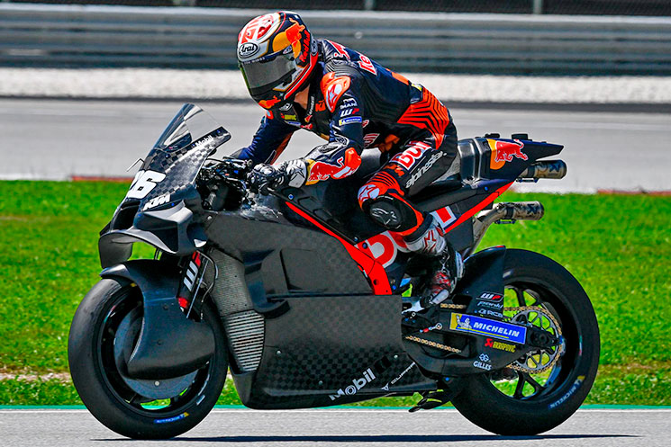 s/PedrosaKTMSepang2.jpg