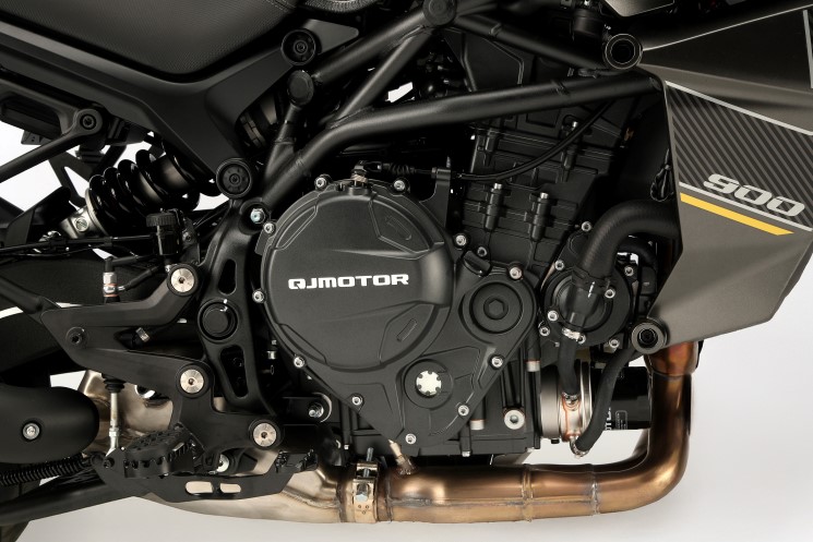 QJMOTOR-SRT900S