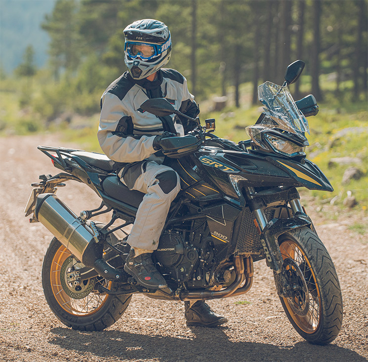 QJMOTOR-SRT900Sx