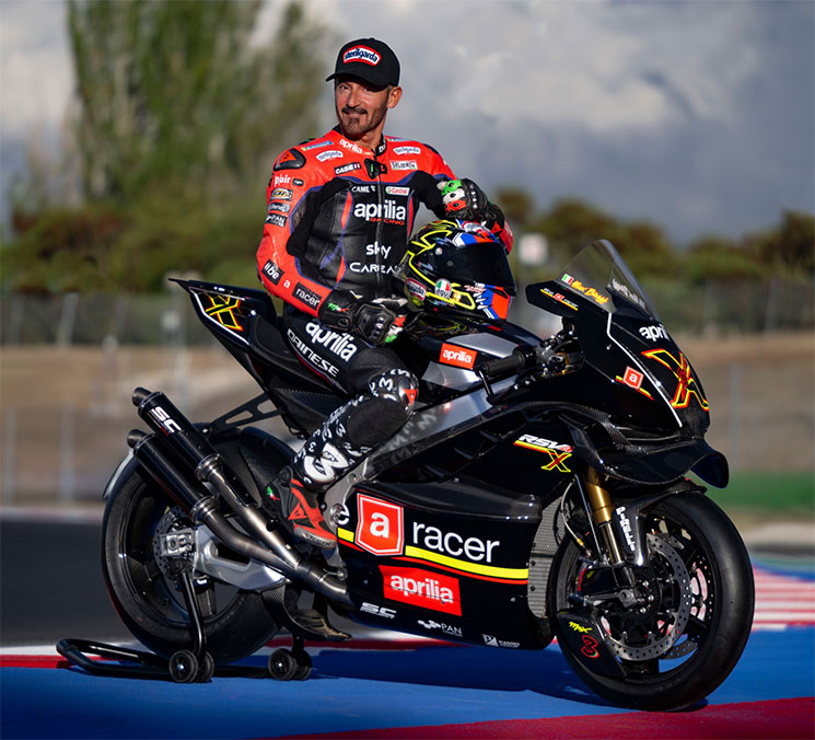 /RSV4ex3ma-3.jpg