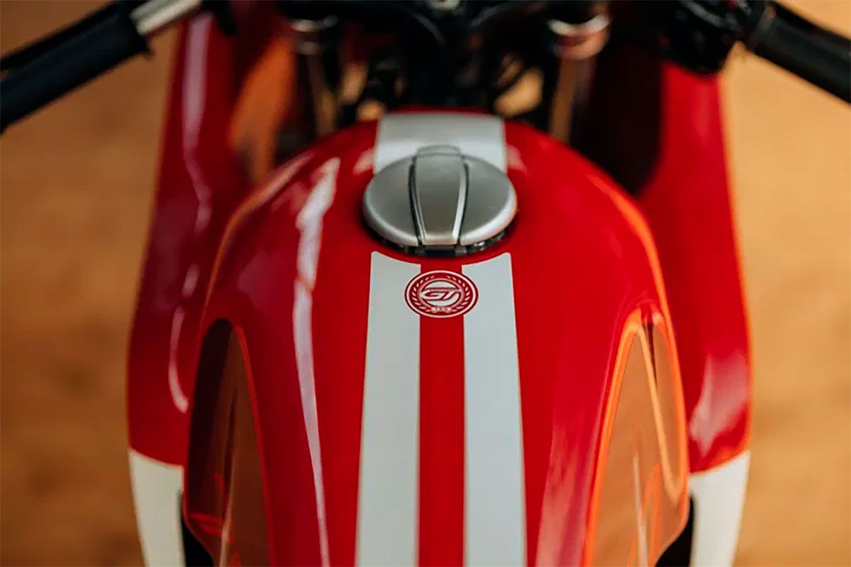 RoyalEnfieldContinentalGT-R-750_