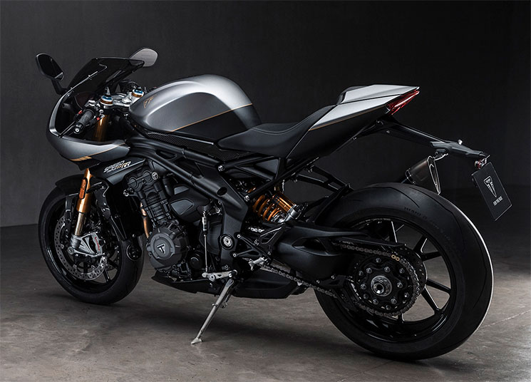 SpeedTriple-1200RR-Breitling