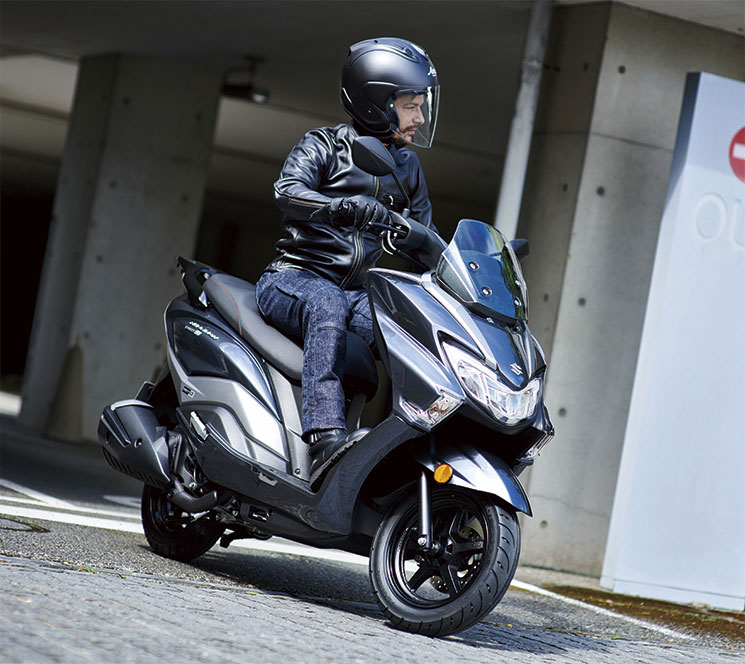 SuzukiBurgman125-1.jpg