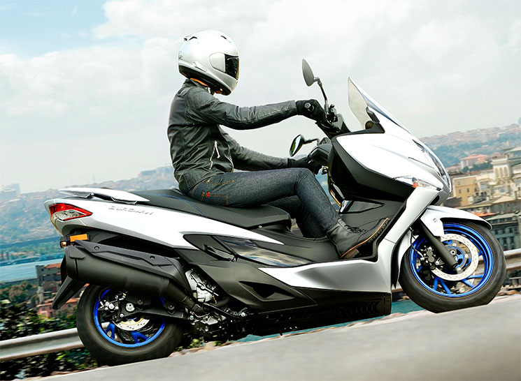 /SuzukiBurgman400-2021-3.jpg