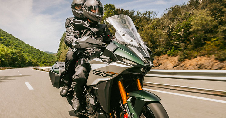 SuzukiGSX1000GX.jpg