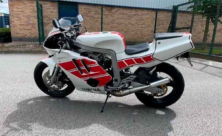 SuzukiGSXR-RD350LC