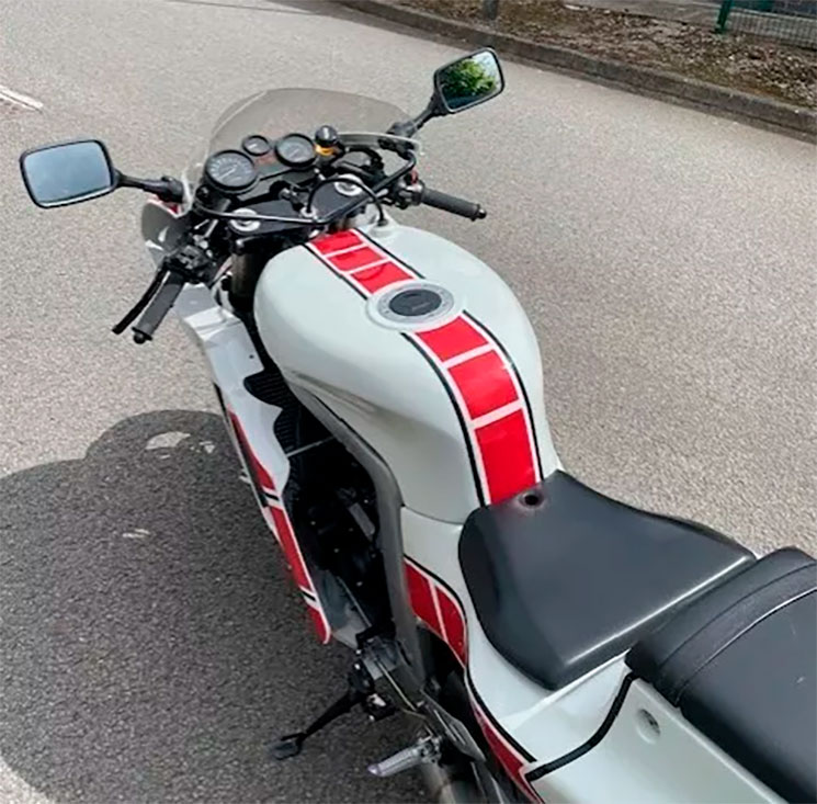 SuzukiGSXR-RD350LC