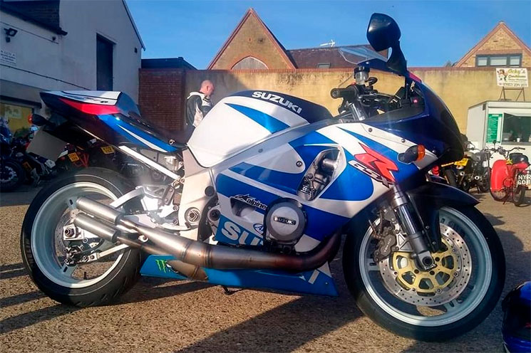 SuzukiGSXR750-GT750-
