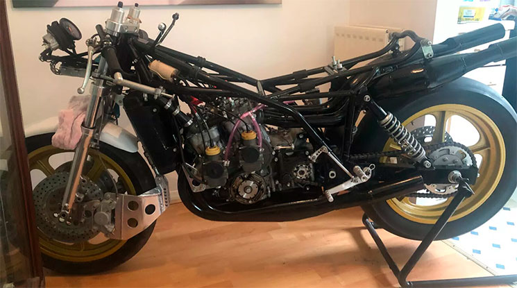 SuzukiRG500-1.jpg