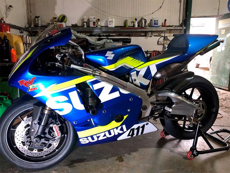 /SuzukiRGV500