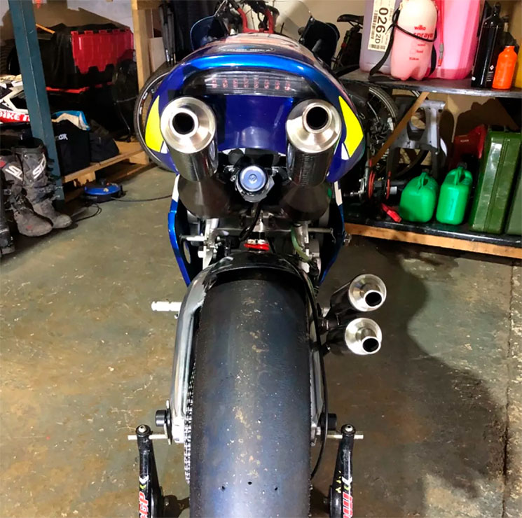 /SuzukiRGV500