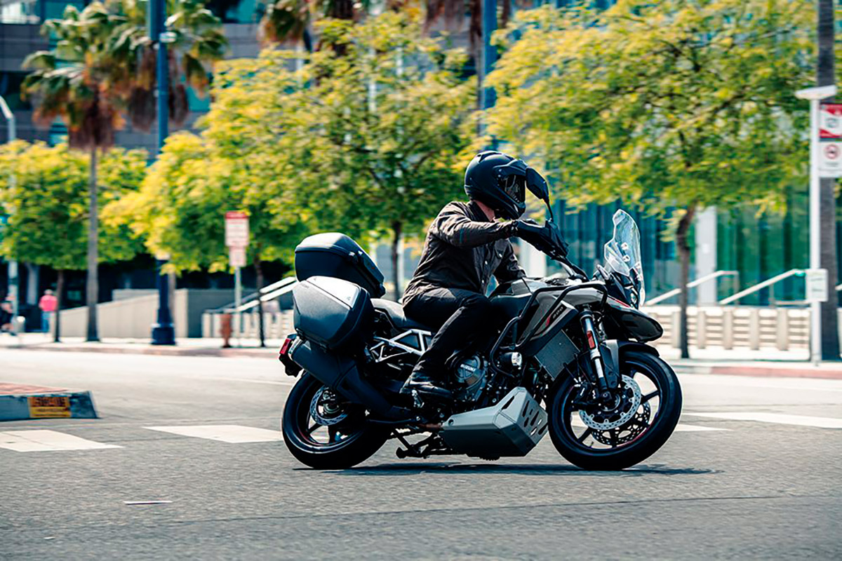 SuzukiVSTROM800