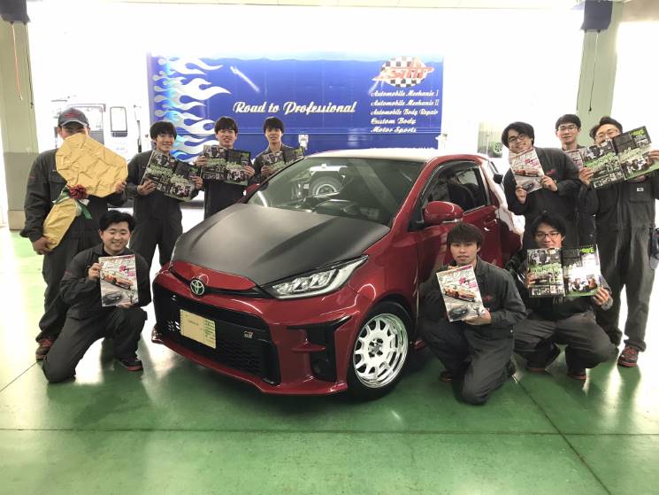Toyota-iQ-ZX14R-Kawasaki