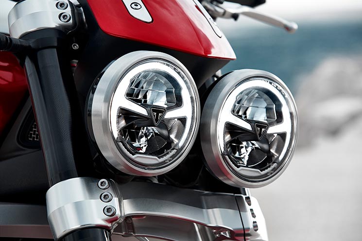 Triumph-Rocket-3-2020