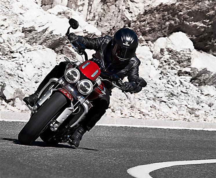 Triumph-Rocket-3-2020