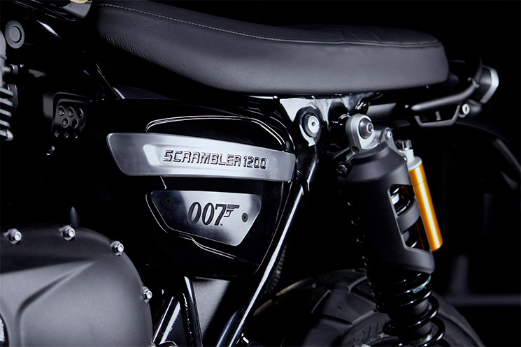 Triumph-Scrambler-1200-James-Bond.
