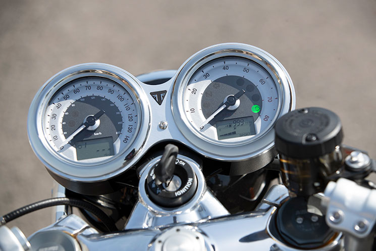 Triumph-Thruxton-RS_2020