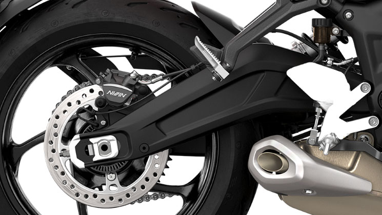 Triumph-Trident-660-8