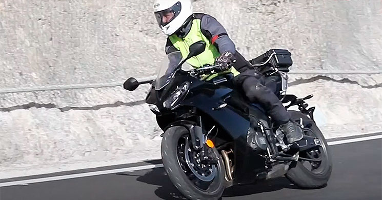 /TriumphDaytona660.jpg