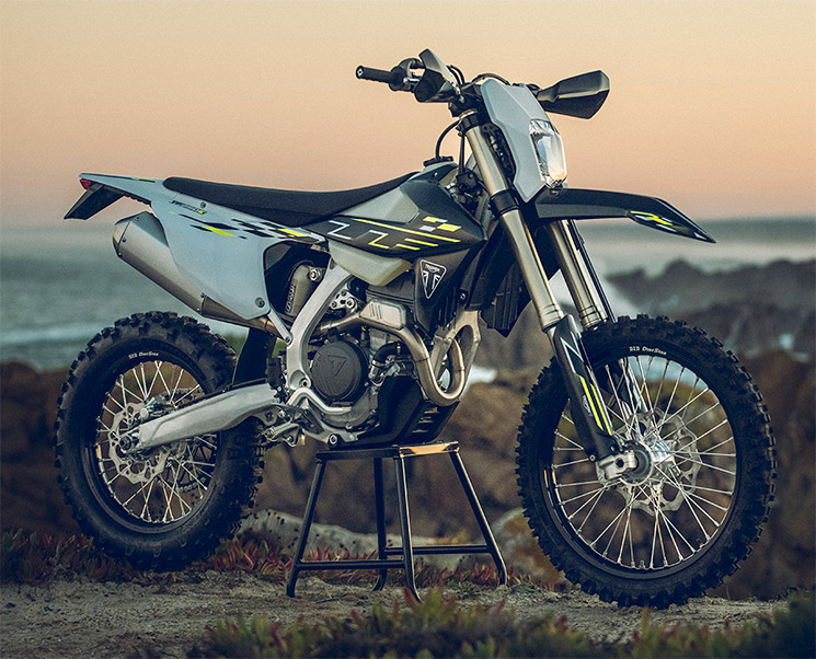 TriumphEnduro-1.jpg