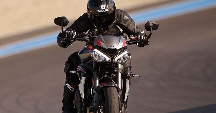 triumph street rs