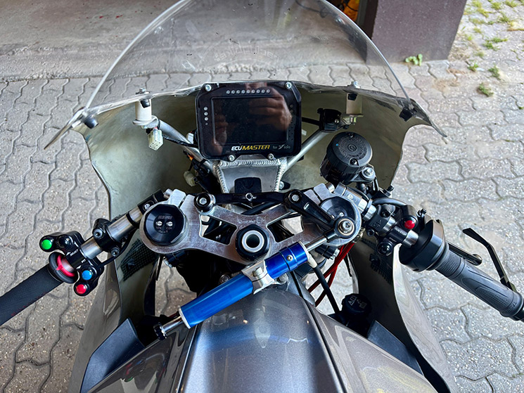 /TriumphStreetTripleMoto2