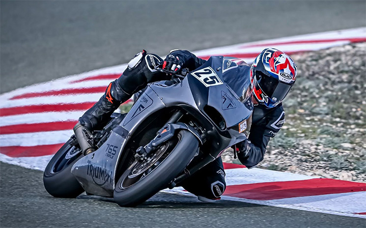 /TriumphStreetTripleMoto2