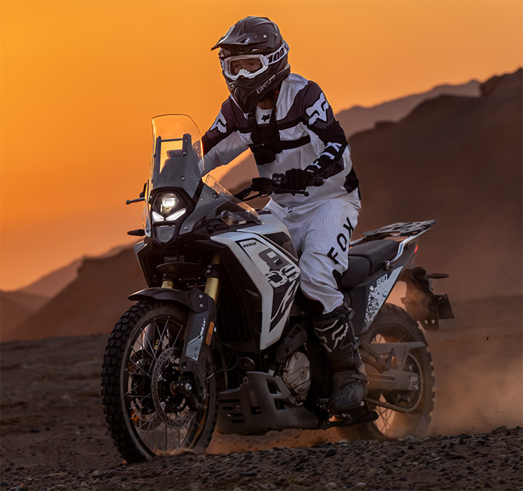 VOGE-800DS-Rally-1.jpg