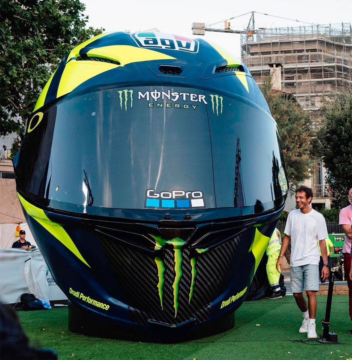 rossi helmet giant