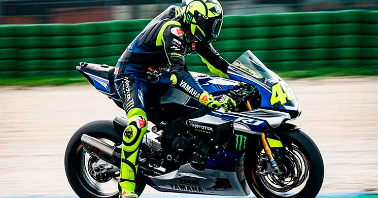 valentinoRossi-R1M.jpg