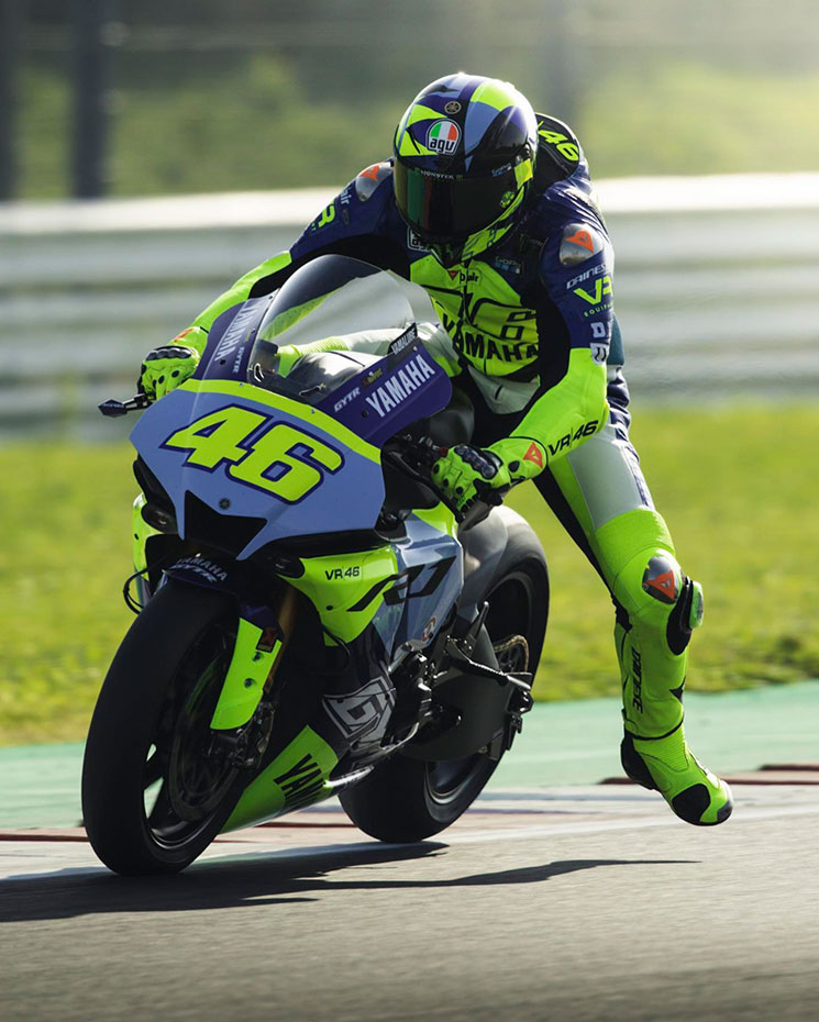 /ValentinoRossi-YamahaR1-VR46-Tribute3.jpg