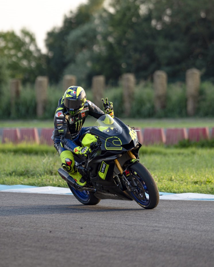 /ValentinoRossi-YamahaR6