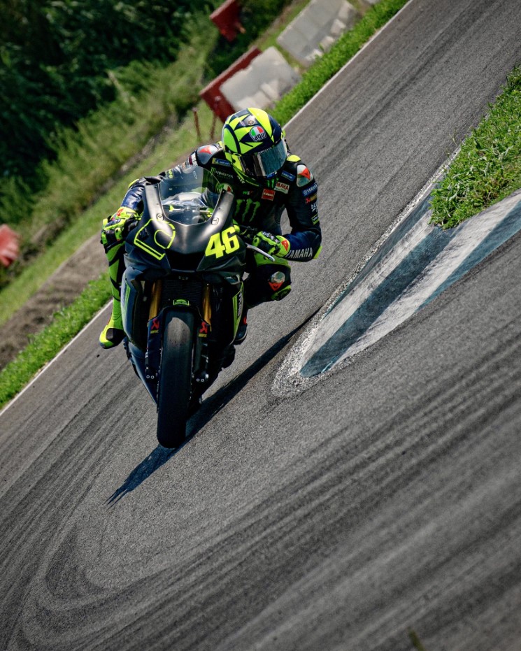 /ValentinoRossi-YamahaR6