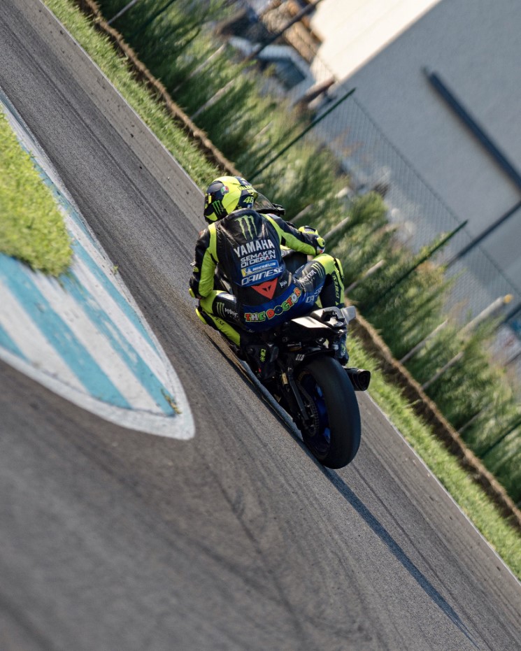 /ValentinoRossi-YamahaR6