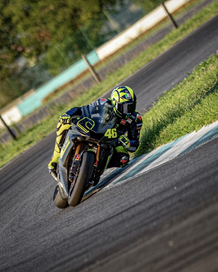 /ValentinoRossi-YamahaR6