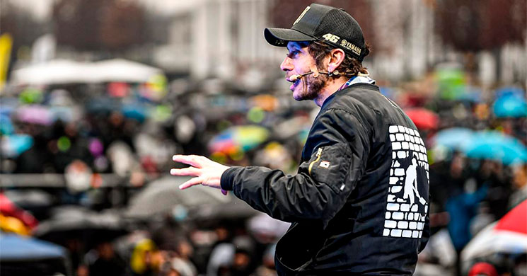 /ValentinoRossiEICMA-2021.jpg