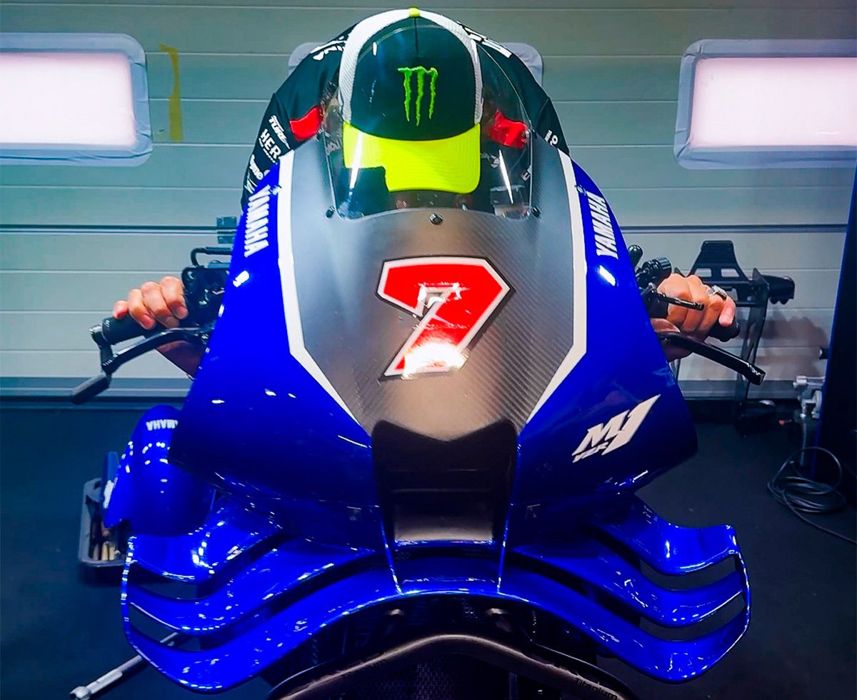 Rossi Yamaha M1 V4