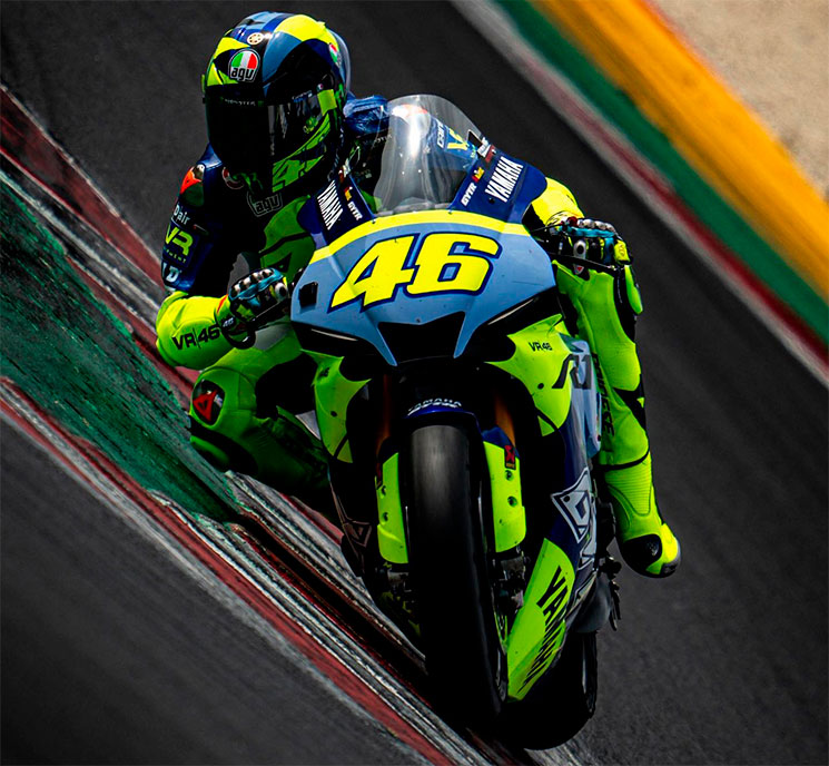 ValentinoRossiYamahaR1-1.jpg