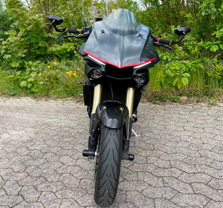 speed triple yamaha r1