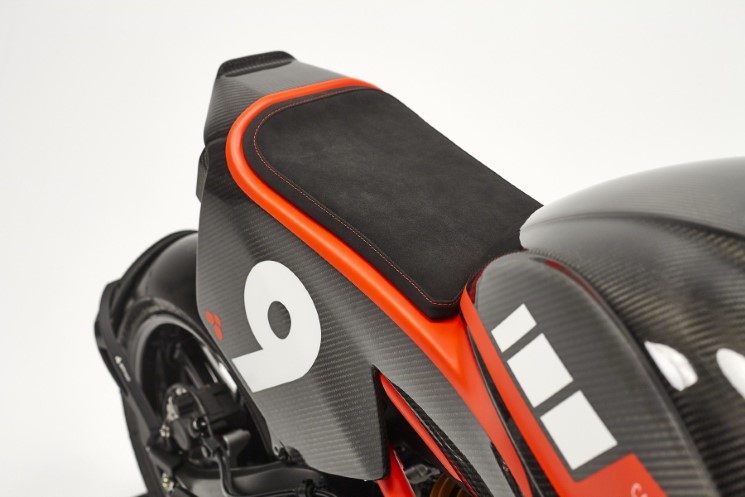 Yamaha-xr9-carbona