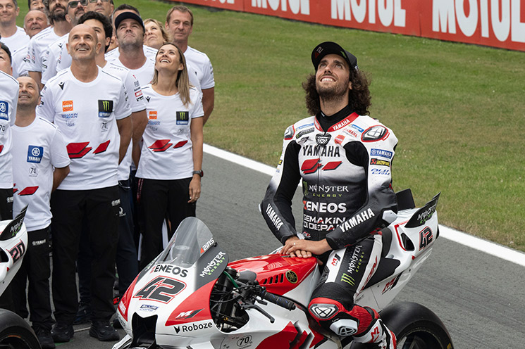 /YamahaM1-R7-Haga-1.jpg