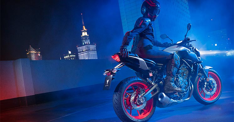 /YamahaMT07Por.jpg