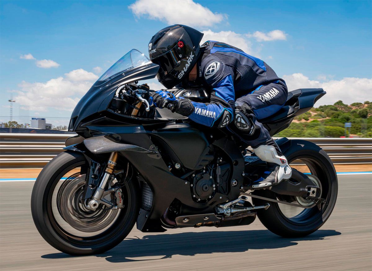 yamaha R1