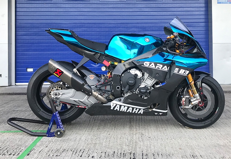 /YamahaR1-Garage83-ca.jpg