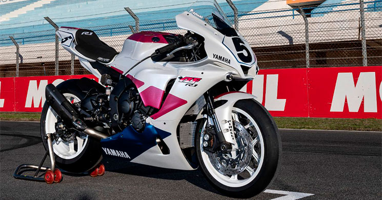 YamahaR1-Pirovano