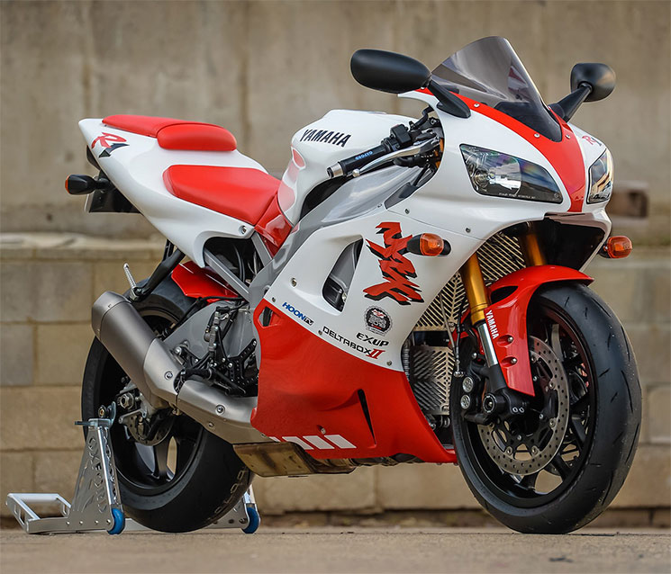 YamahaR1-Retrotech-2.jpg