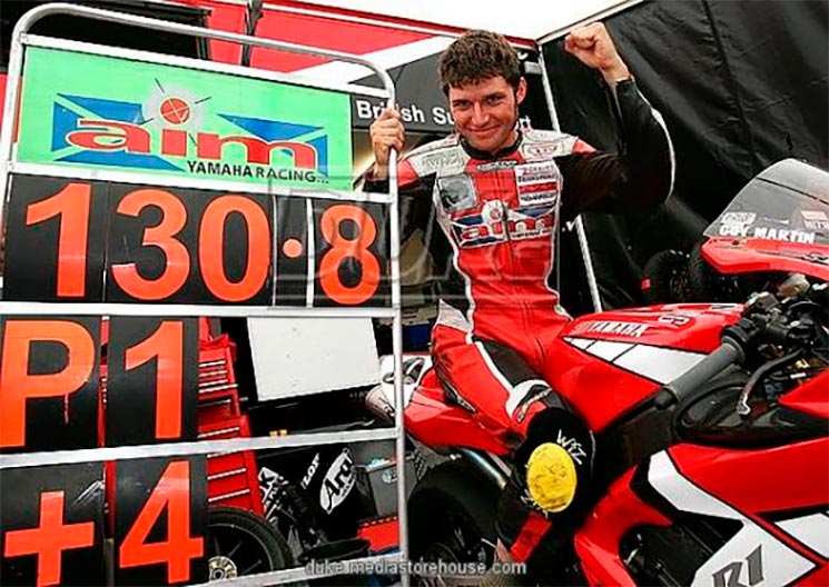 YamahaR12006-GuyMartin-2.jpg