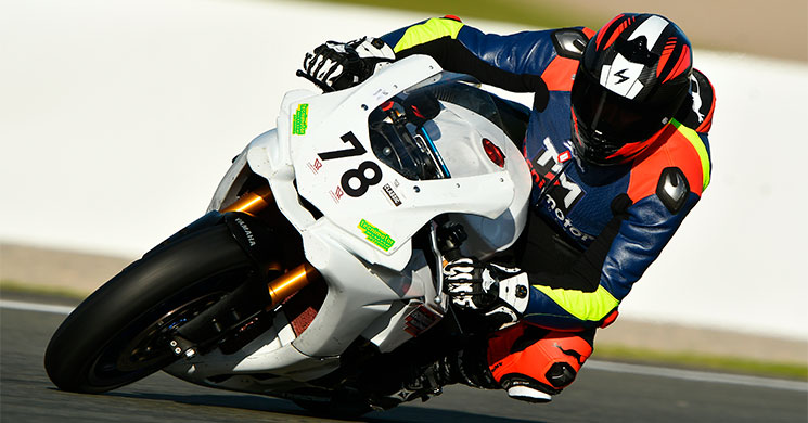 YamahaR1Cheste.jpg
