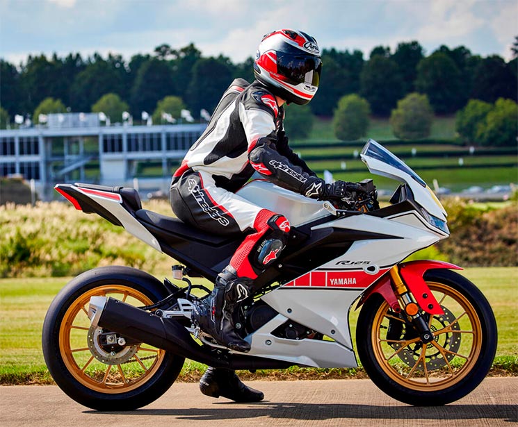 /YamahaR3-60-Aniversario
